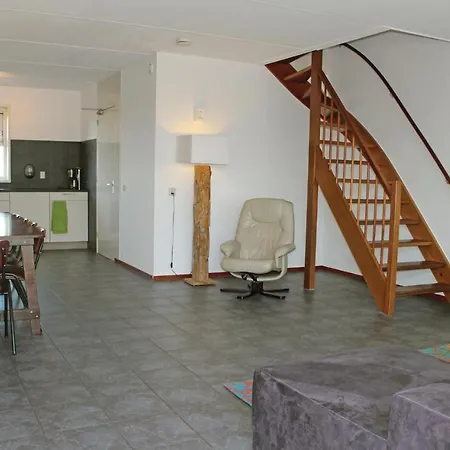 Tatil Evi Nice In With 4 Bedrooms And Wifi Hippolytushoef